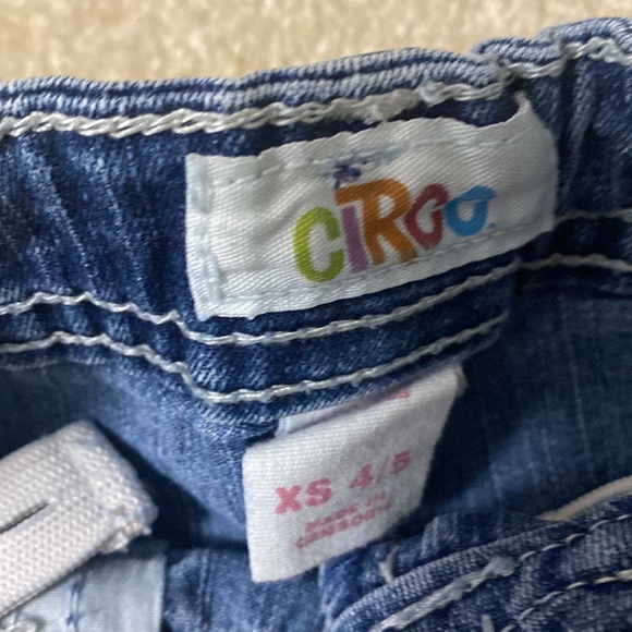 Four pairs of boys size 4T shorts - Picture 10 of 10